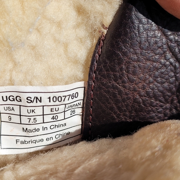 UGG Brown Akadia Sherpa Lined Back Lace Up Boots Size 9 - Picture 9 of 10